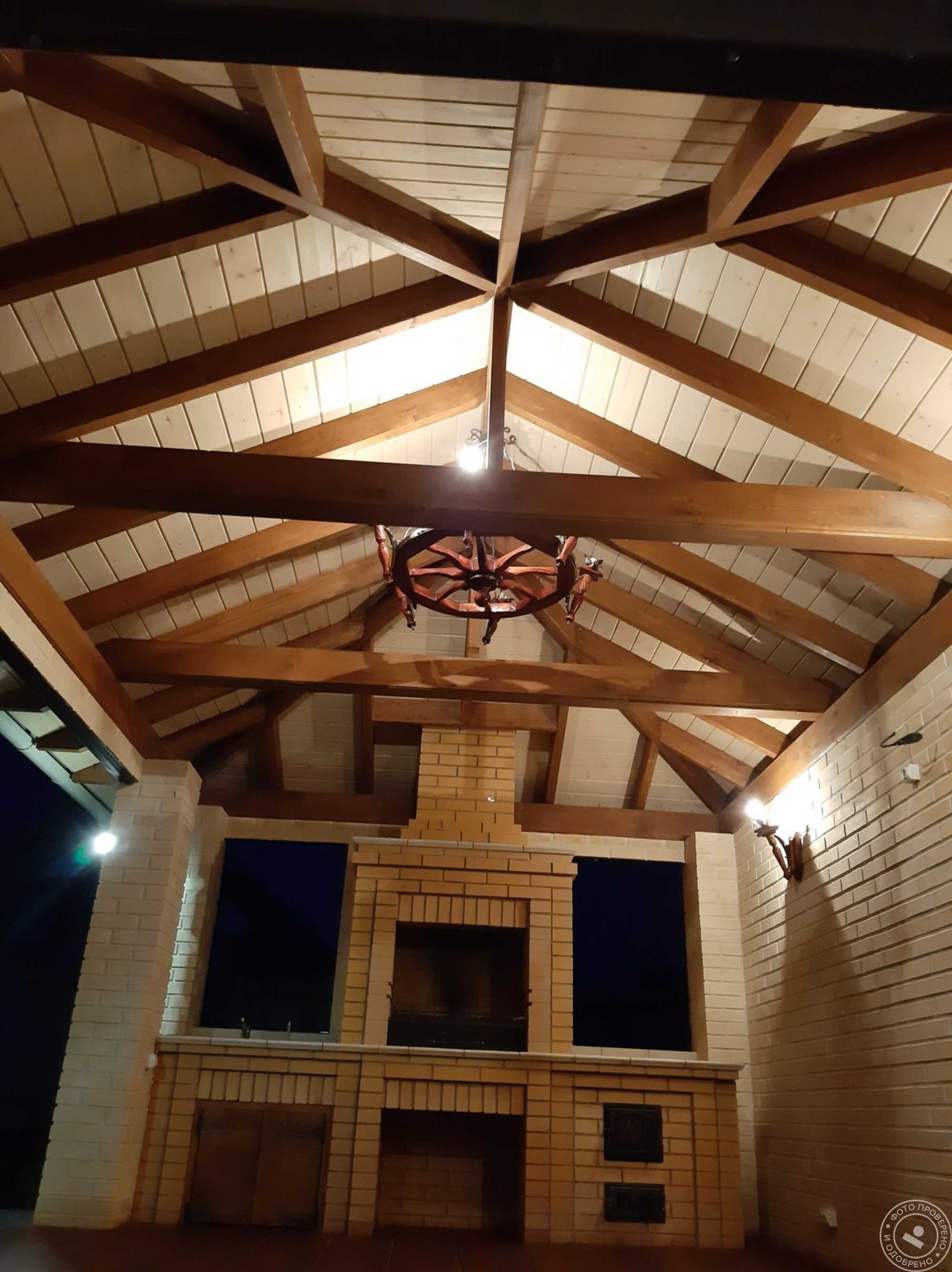 Какими материалами лучше отделать потолок в беседке?