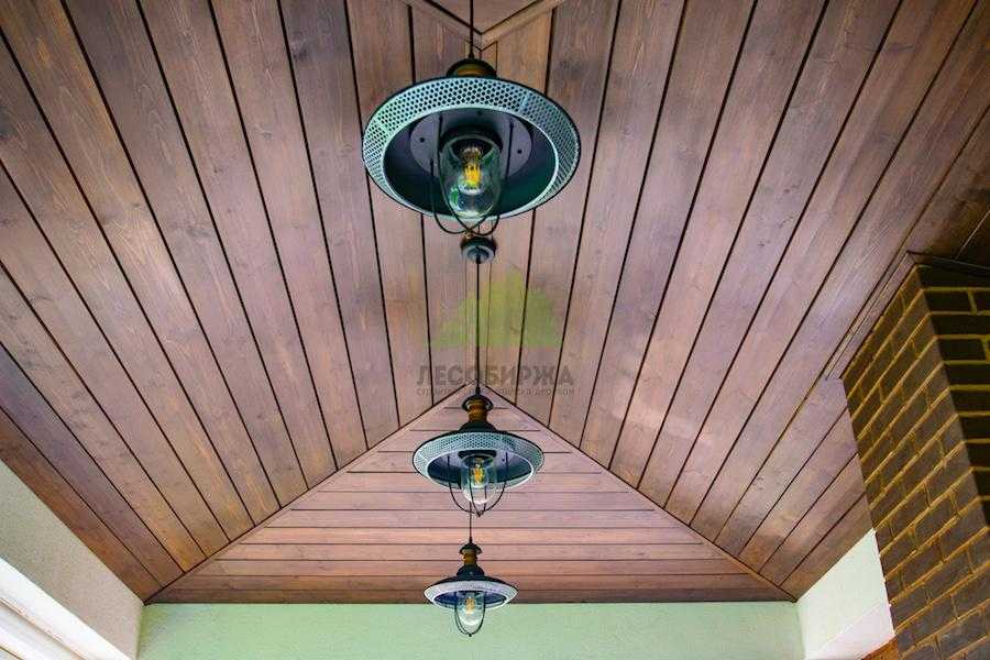 Из чего сделать потолок на веранде – выбираем материалы