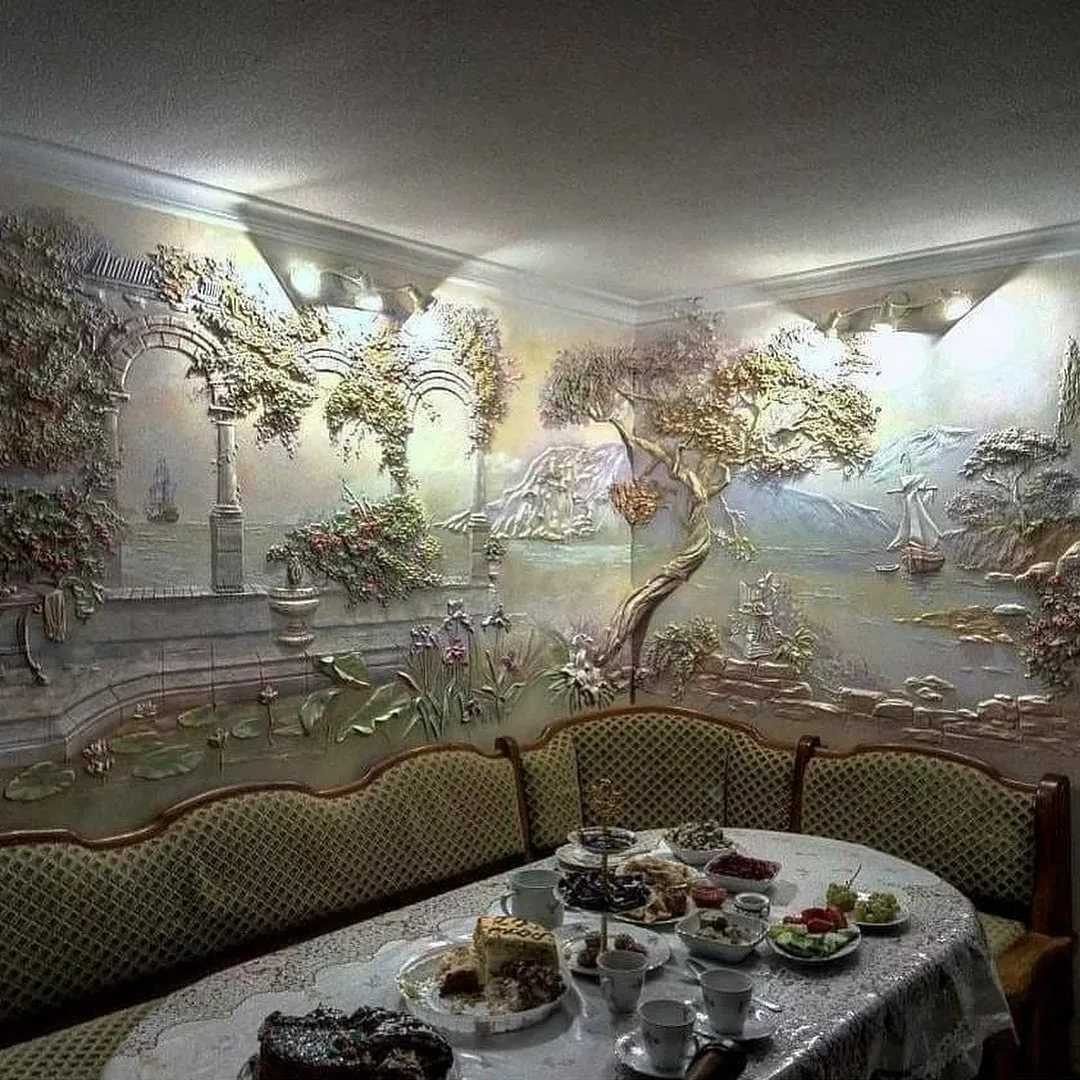 Барельефные изображения в интерьере квартиры: преимущества, фото