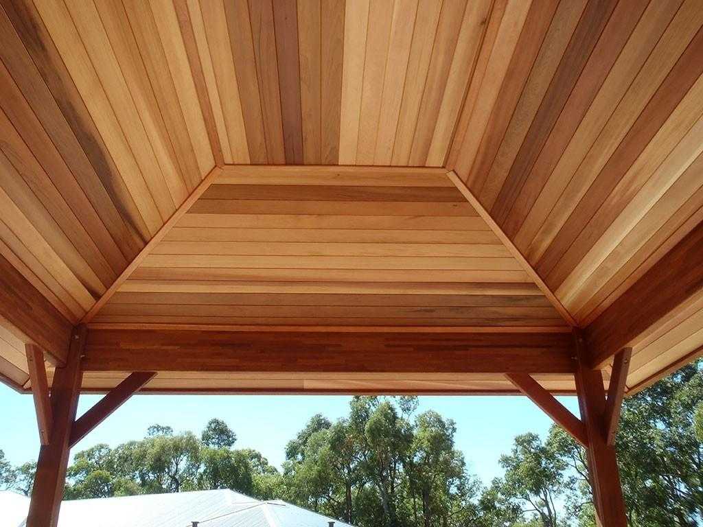 Чем отделать потолок в беседке?