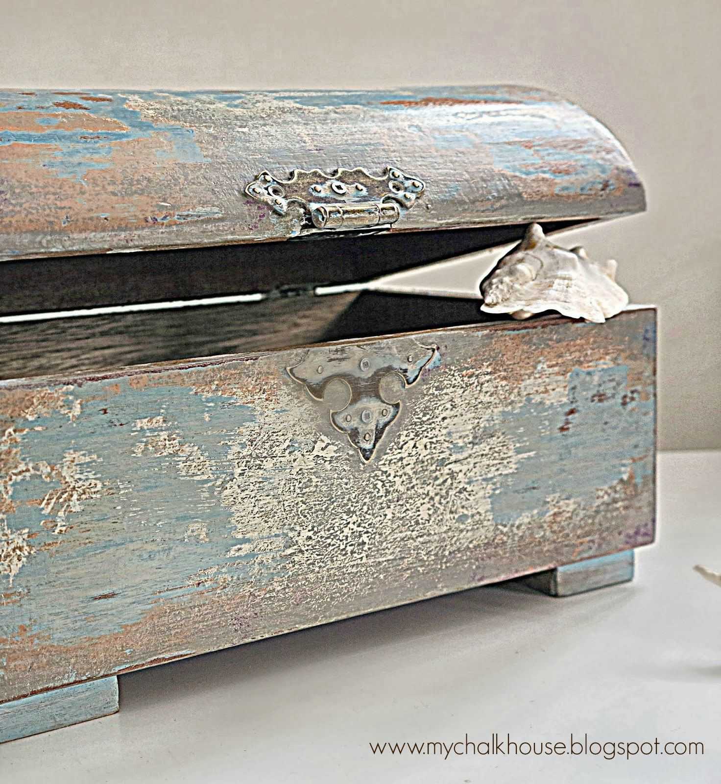 Как обновить старый сундук своими руками фото. реставрация сундука своими руками: инструкции от мастеров как покрасить старый сундук под старину