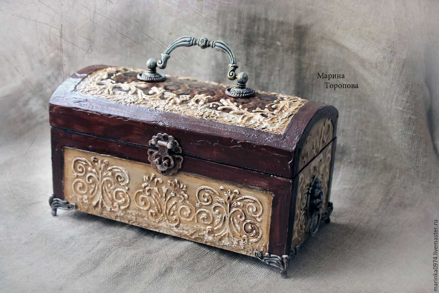 Как обновить и расписать старый сундук: интересные идеи