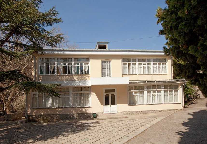 Сколько стоит поездка в артек лагерь