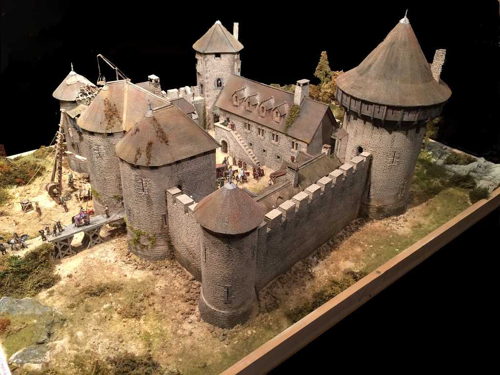 Средневековый замковый стиль интерьера