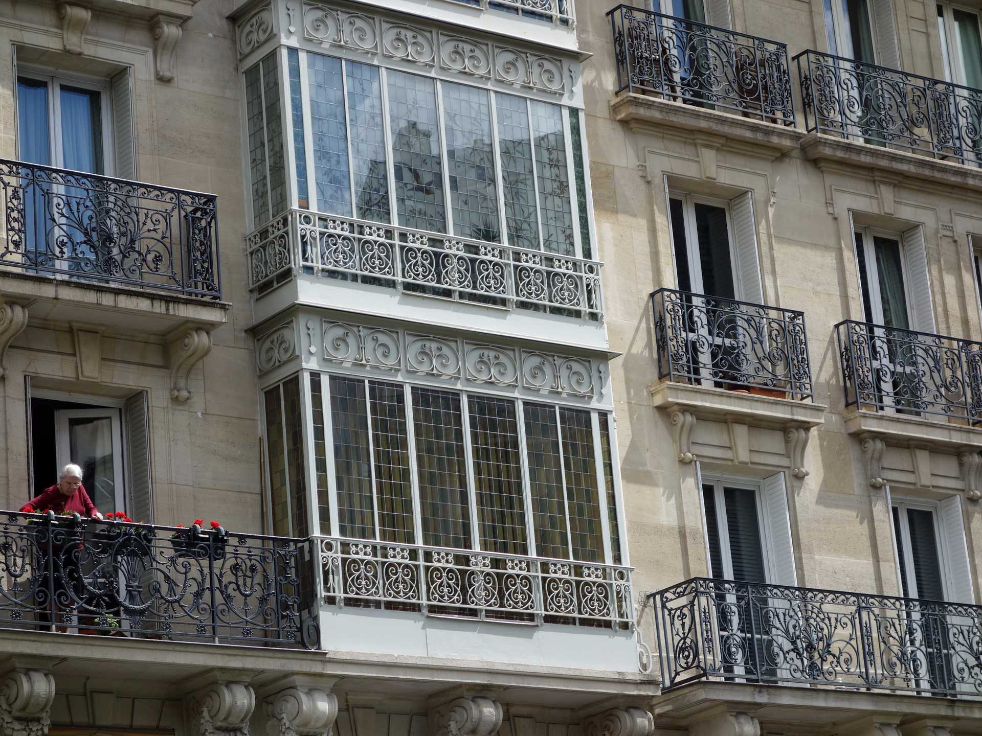 Французский балкон — 40 фото современного оформления