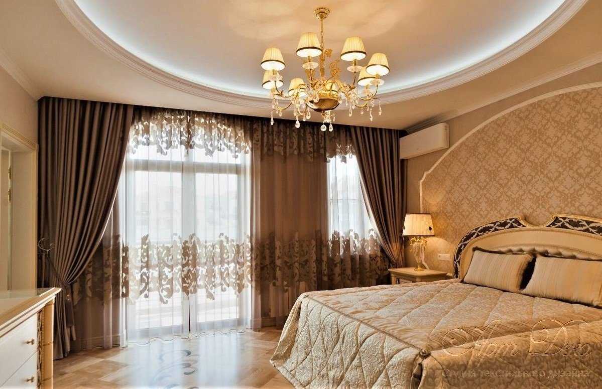Какие шторы подойдут к желтым обоям: фото подобранных цветов