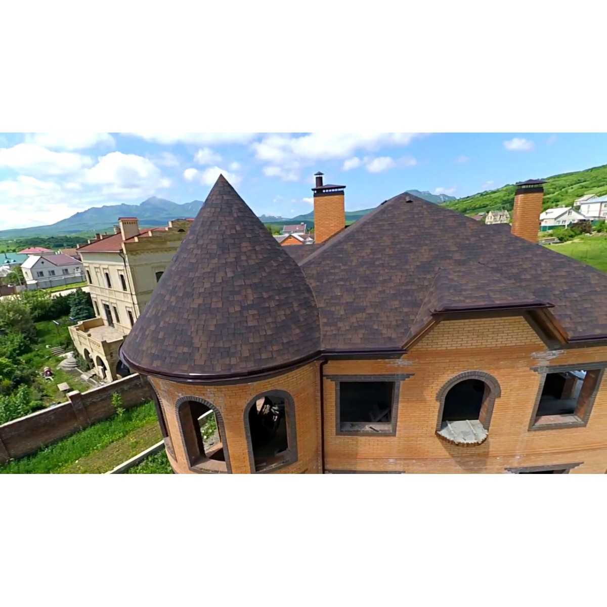 Крыша из металлочерепицы для частного дома – 20 фото