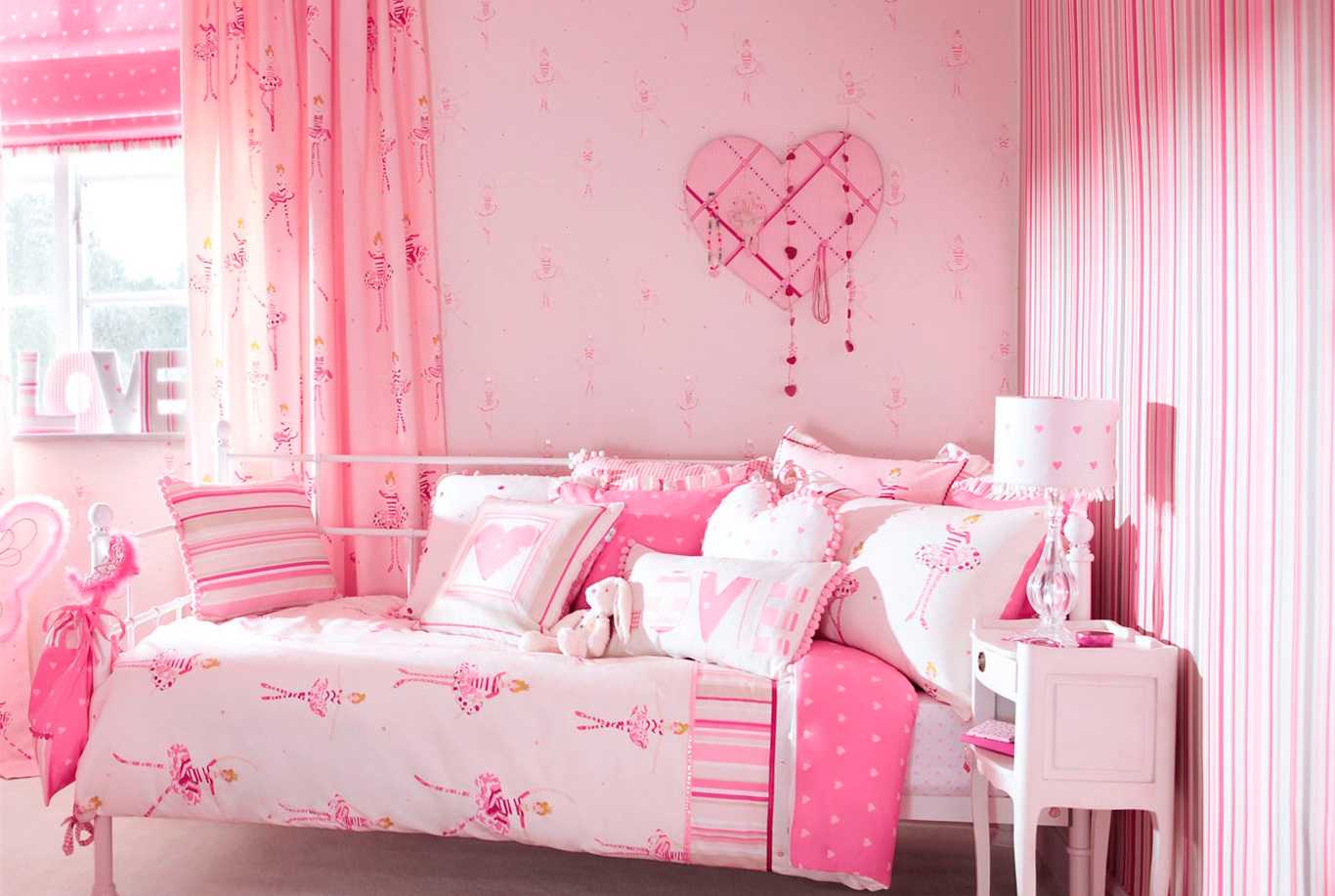Серо розовые обоиИнтерьер комнаты в розовых тонах Комната для девушки Спальня в серо розовых тонах Комната для девочки в серо-розовых тонах Розовые стены в спальне Спальня в цвете пыльной розы Розовенькие комнаты с розовыми все Спальня в розовых тонах Соч