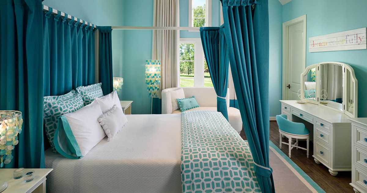 Голубые шторы в интерьере: 50 лучших фото с примерами оформления