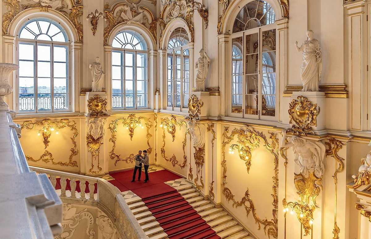 Интерьеры дворца, отделка помещений бельэтажа архитектором к.и. росси